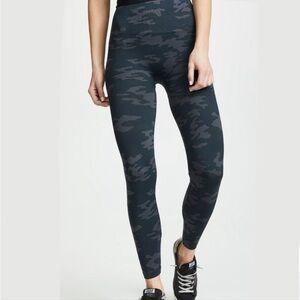 Spanx Look at me Now Leggings Black Camo